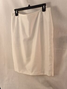 Le Suit White Women's Pencil Skirt